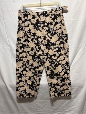 Karen Scott Black & Cream Floral Capris